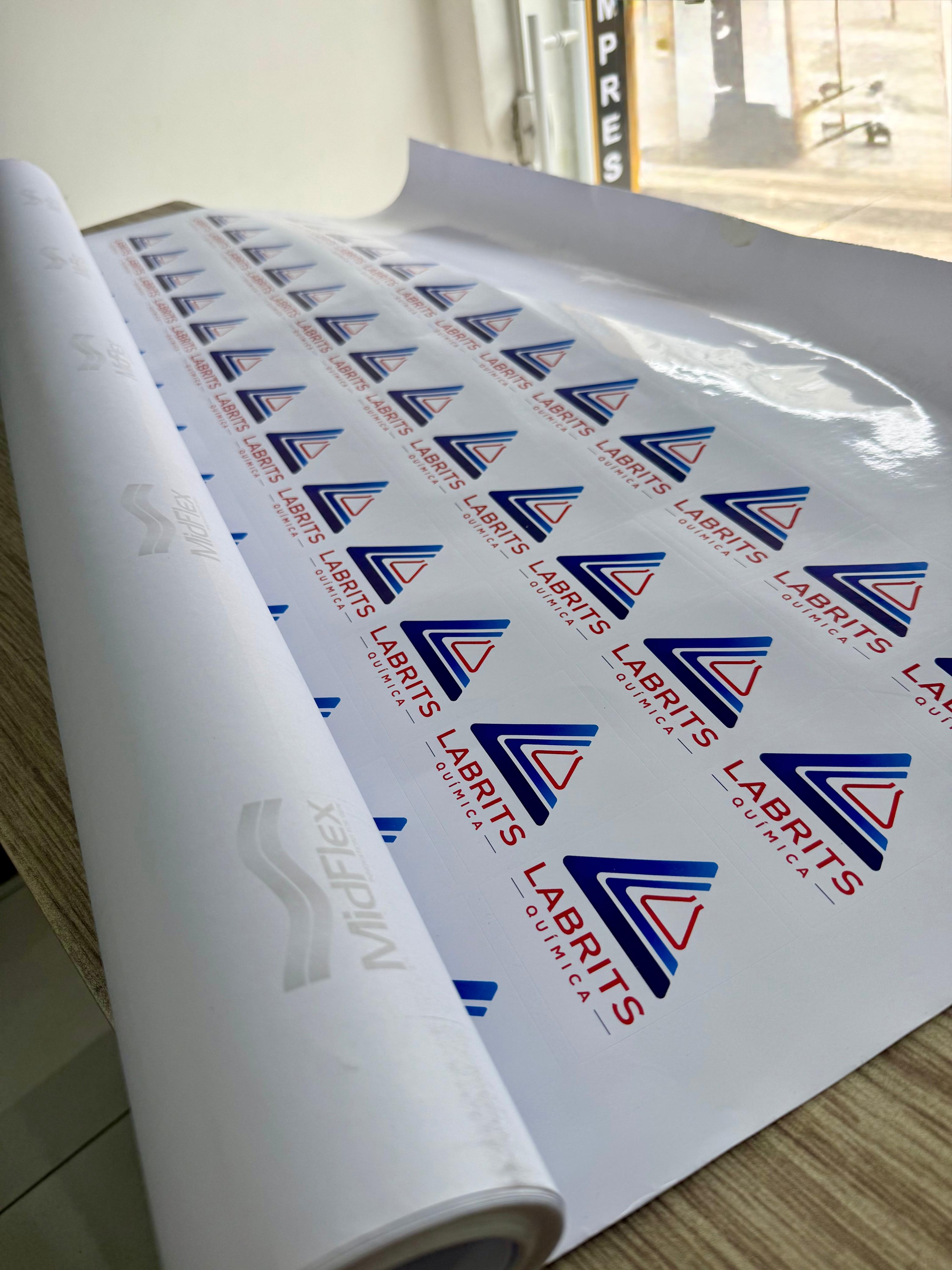 Adesivos personalizados produzidos pela Viva Press